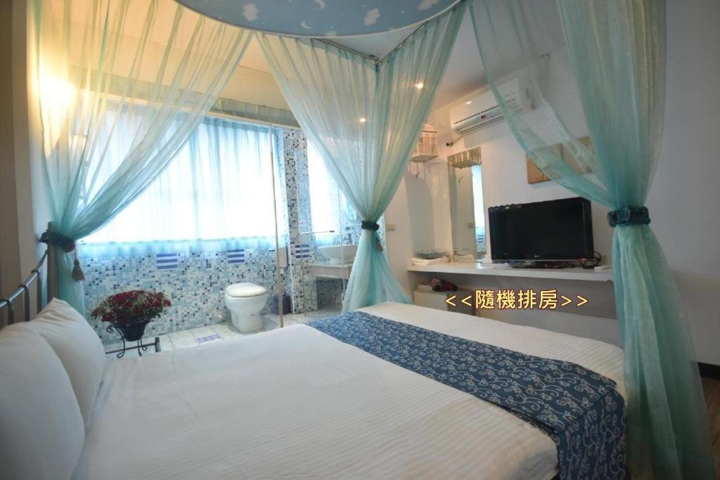 Sun Moon Love Hotel Nantou Buitenkant foto