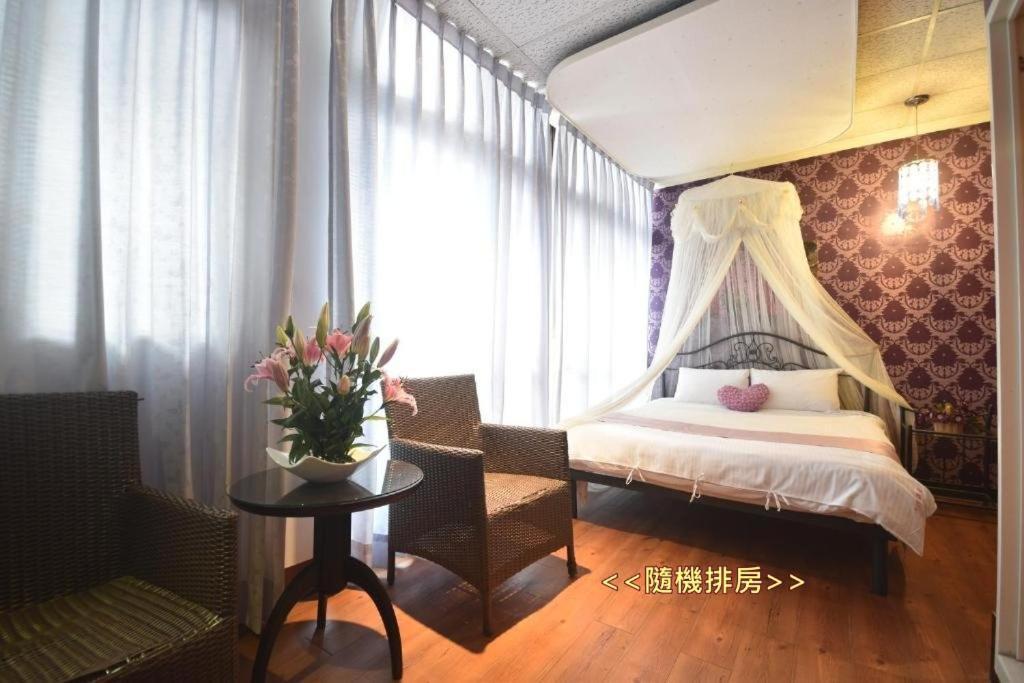 Sun Moon Love Hotel Nantou Buitenkant foto